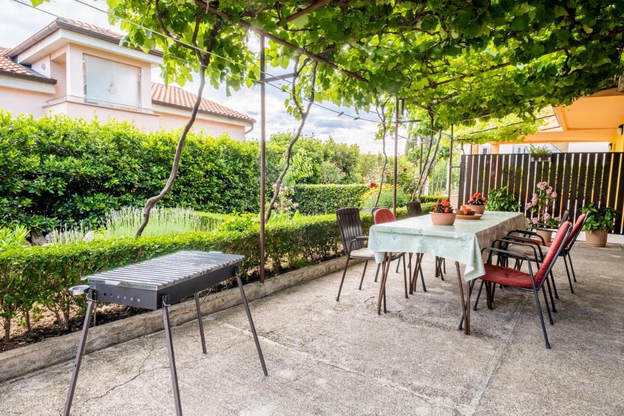 Cozy Apartment Near The Sea Novi Vinodolski Exterior foto