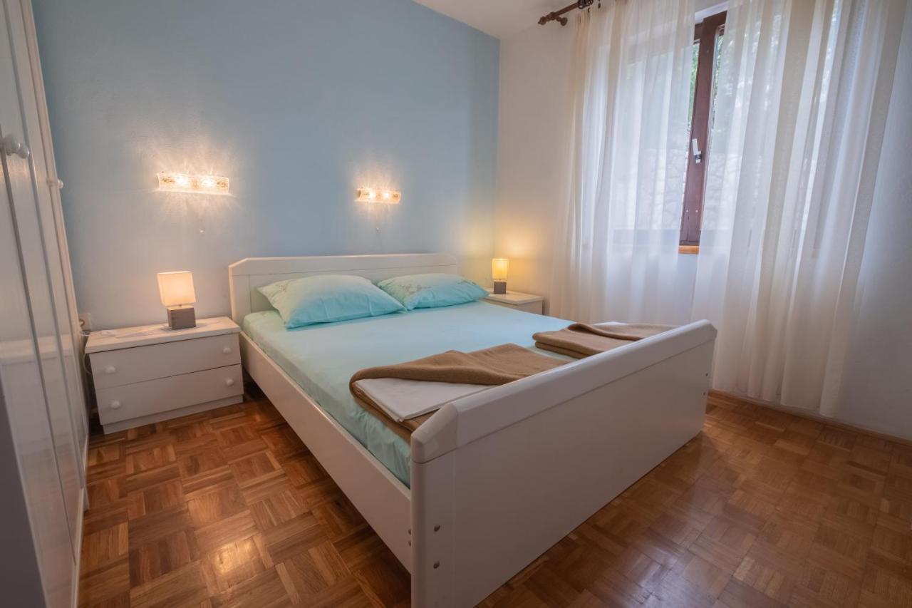 Cozy Apartment Near The Sea Novi Vinodolski Exterior foto